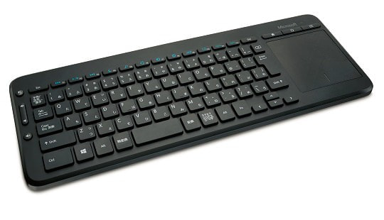 フルサイズキーボードとマルチタッチ対応トラックパッドが一体の「All-in-One Media Keyboard」登場