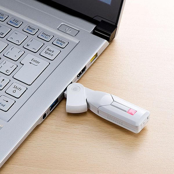 USB で充電する
