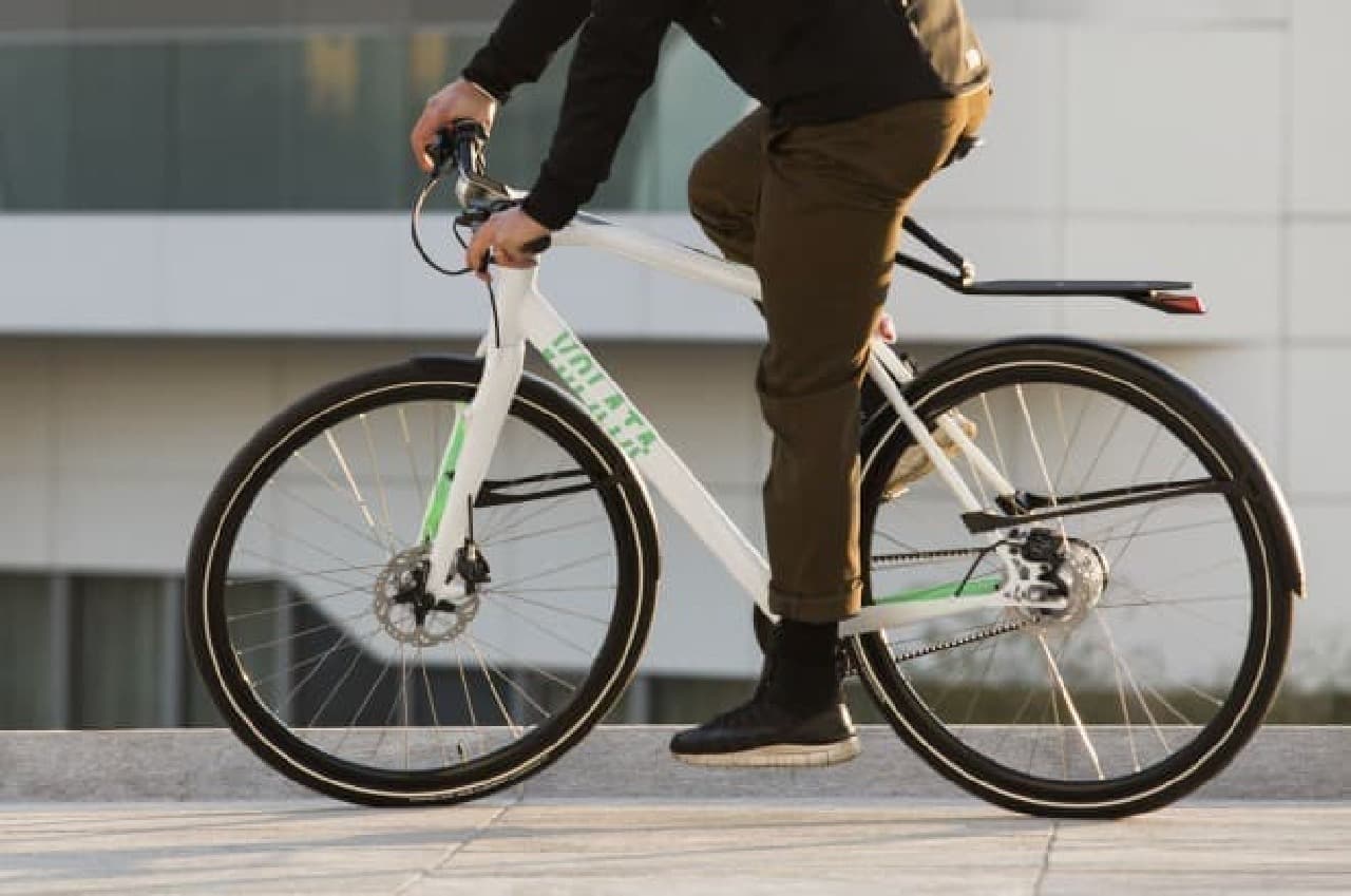 “充電不要全部入り”自転車「Volata」に、クロスバイクモデル「Model 1c」