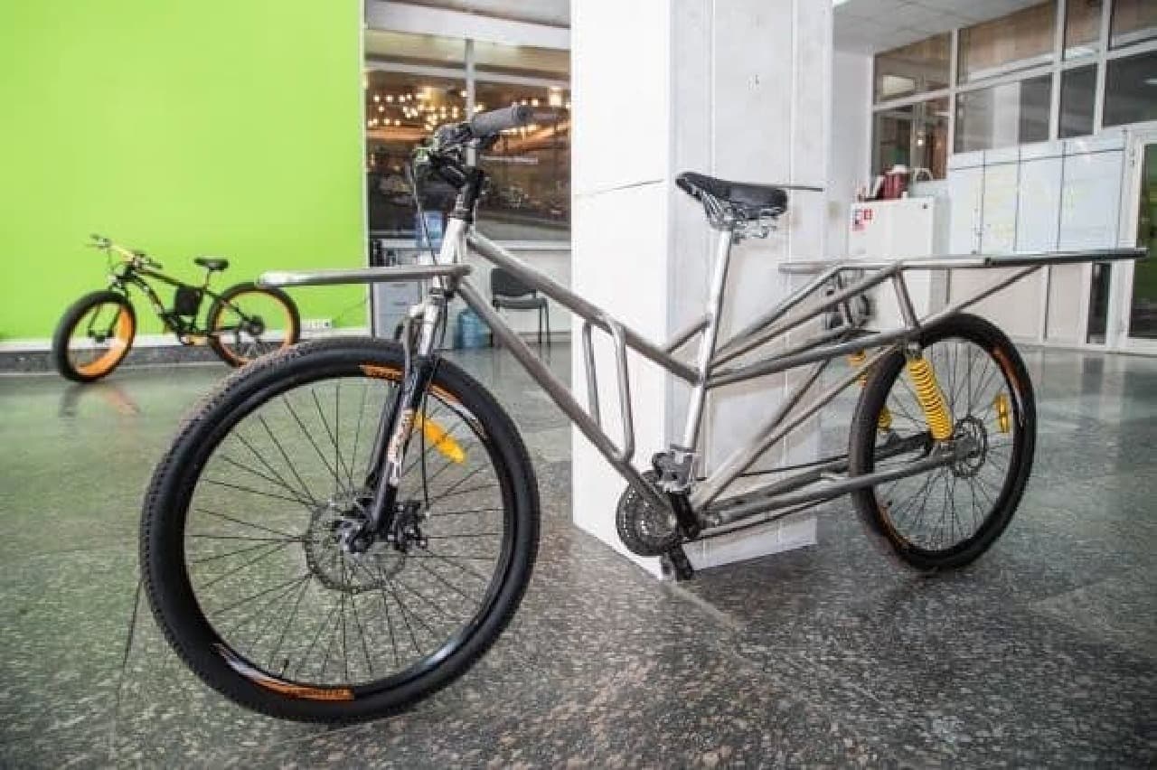 20キロのお米、4袋を運べる電動アシスト自転車「VoltyCo」
