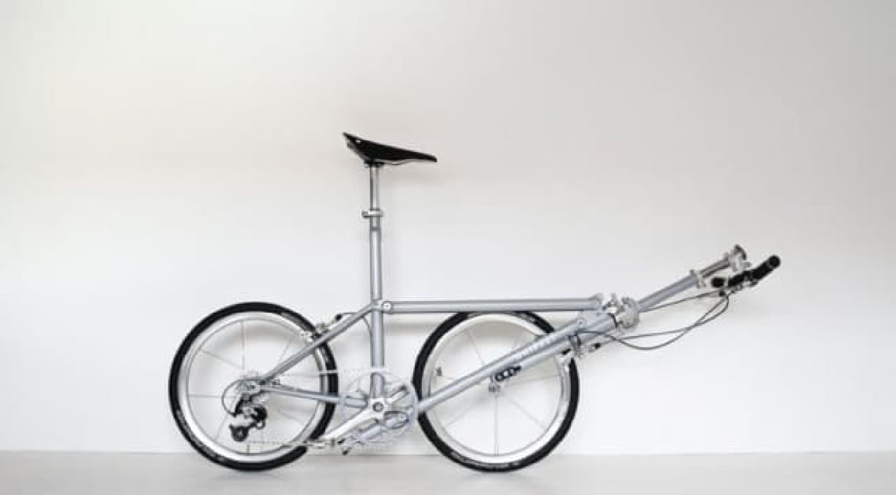 幅19センチの折り畳み自転車「Whippet」…部屋に飾りたい薄型デザイン 