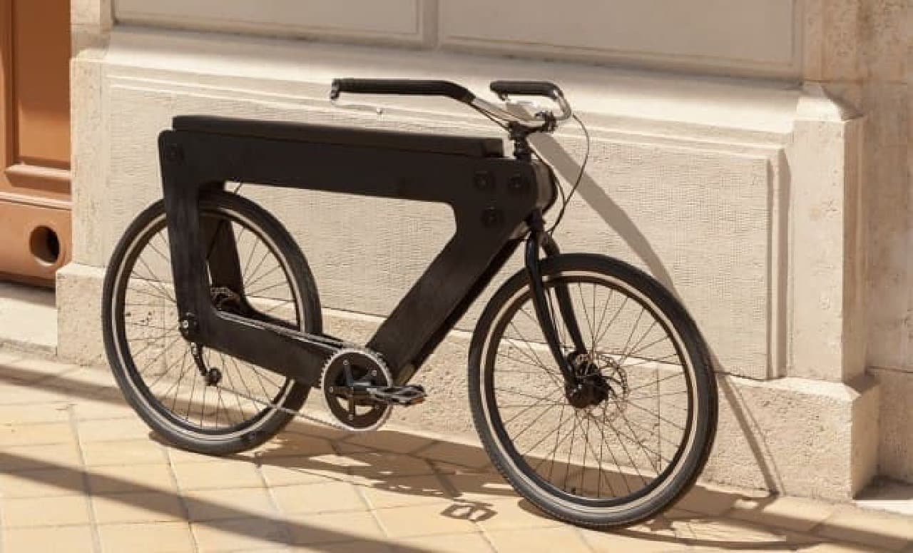 究極のシティバイクを目指す自転車「REVO」