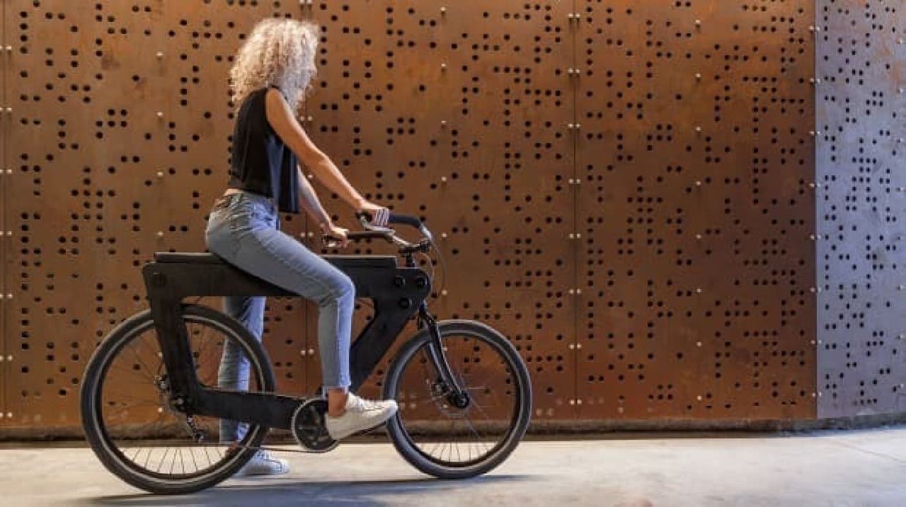 究極のシティバイクを目指す自転車「REVO」