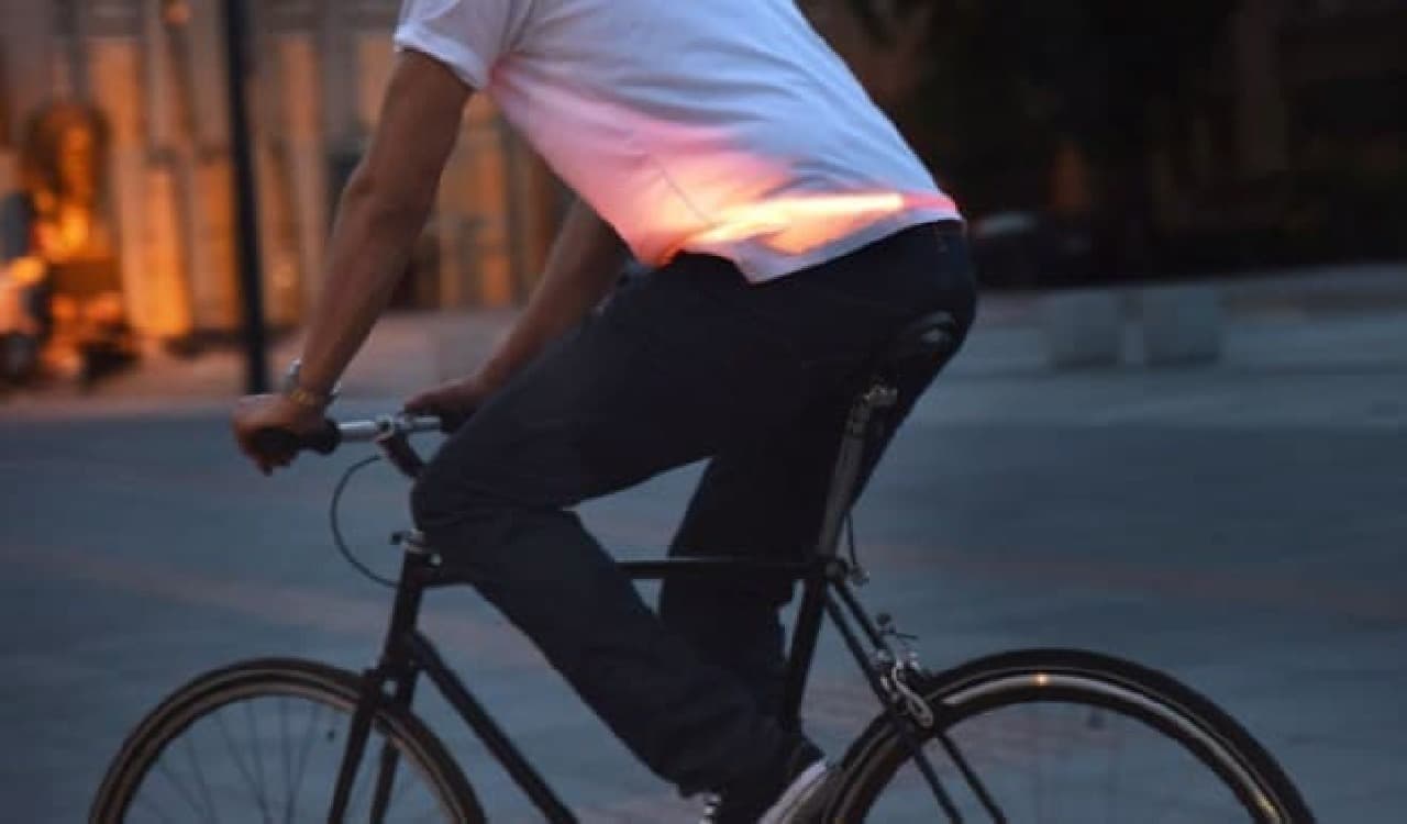 自転車用方向指示器「BlinkLight」
