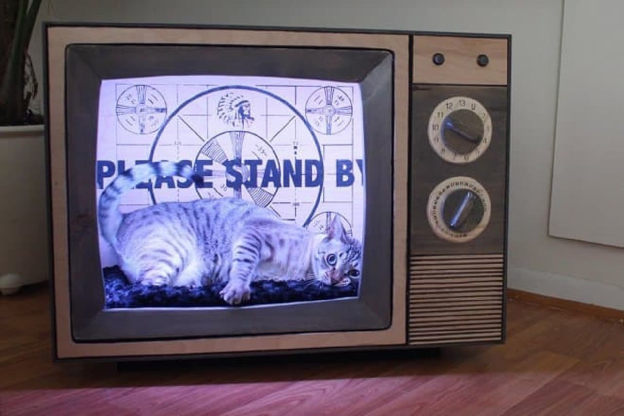 ブラウン管テレビ型のキャットベッド「Vintage TV Cat Bed」