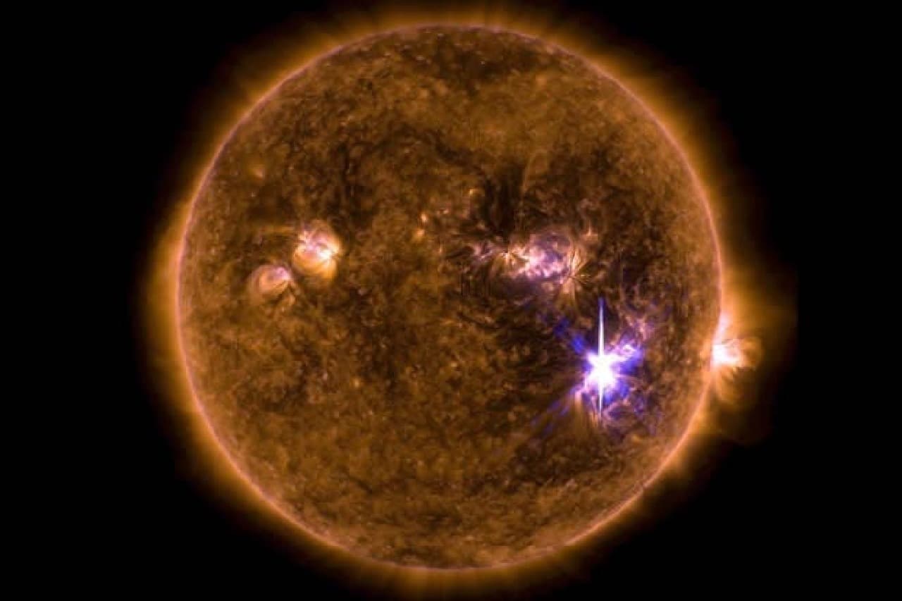 太陽フレアのイメージ