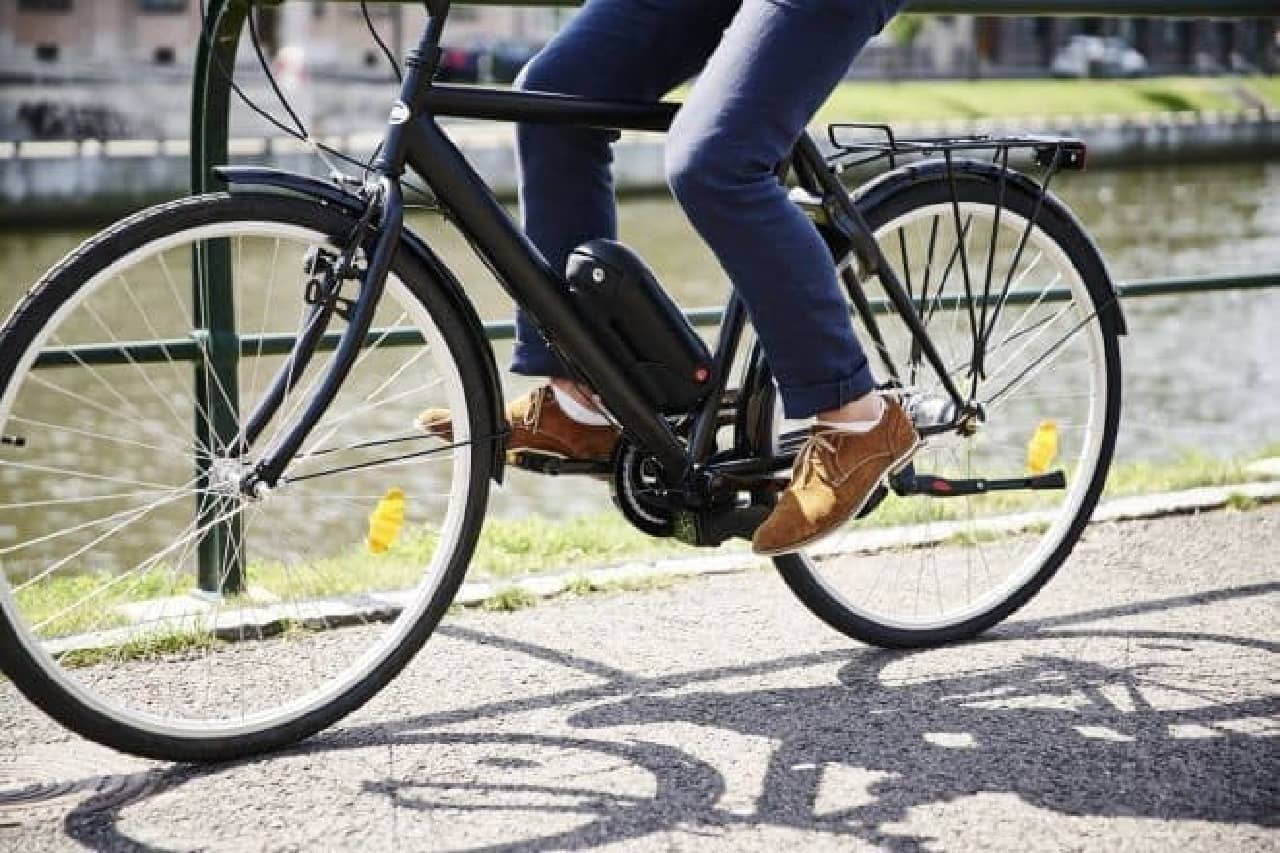 自転車を電動アシスト自転車にするキット「EAZY Bike」