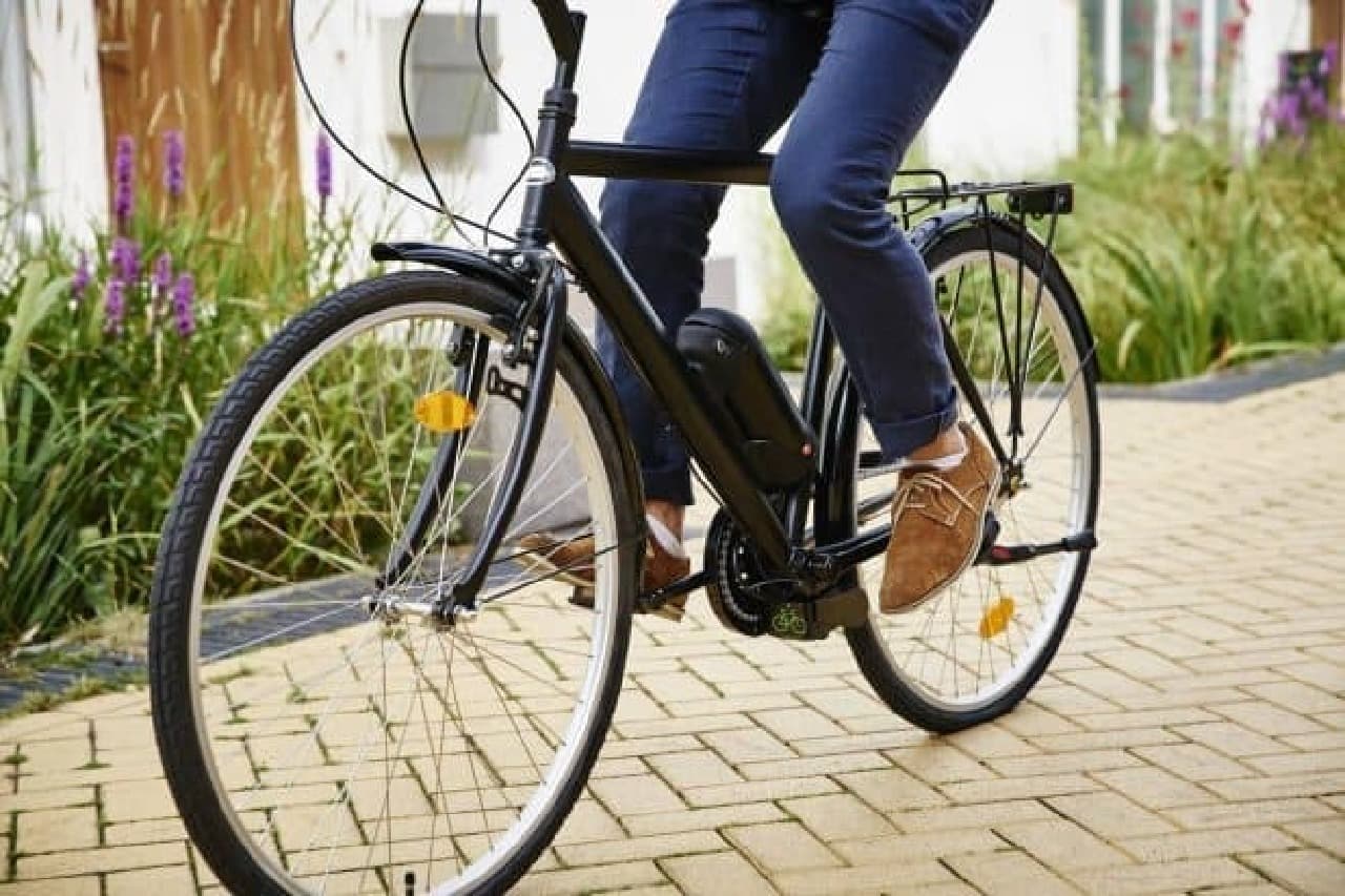自転車を電動アシスト自転車にするキット「EAZY Bike」