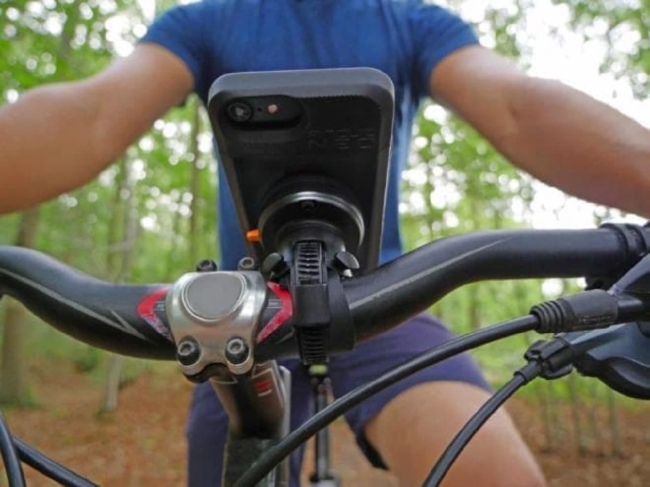 iPhone Xに対応した自転車用スマホホルダー「FitClic Neo」