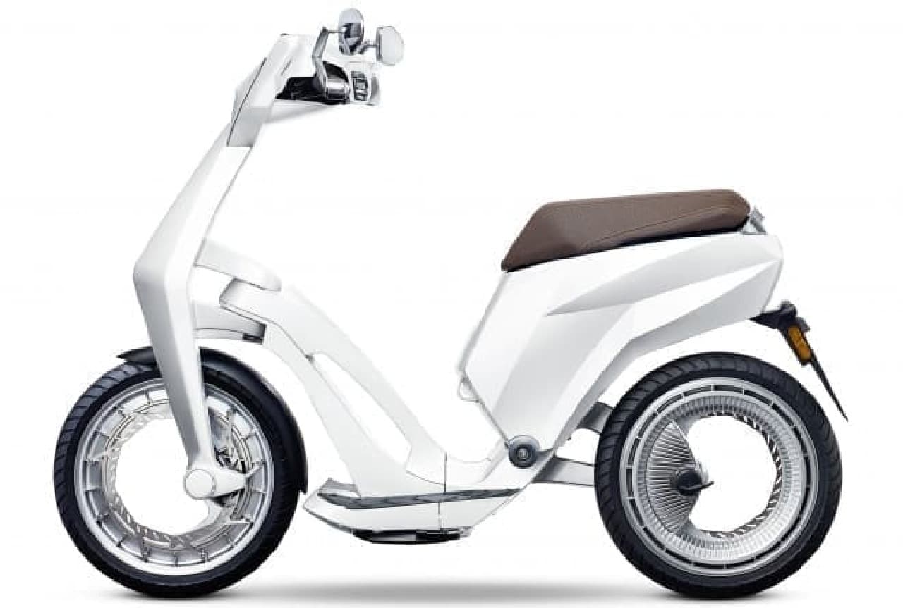 スポークやハブがない折り畳み電動バイク「Ujet」