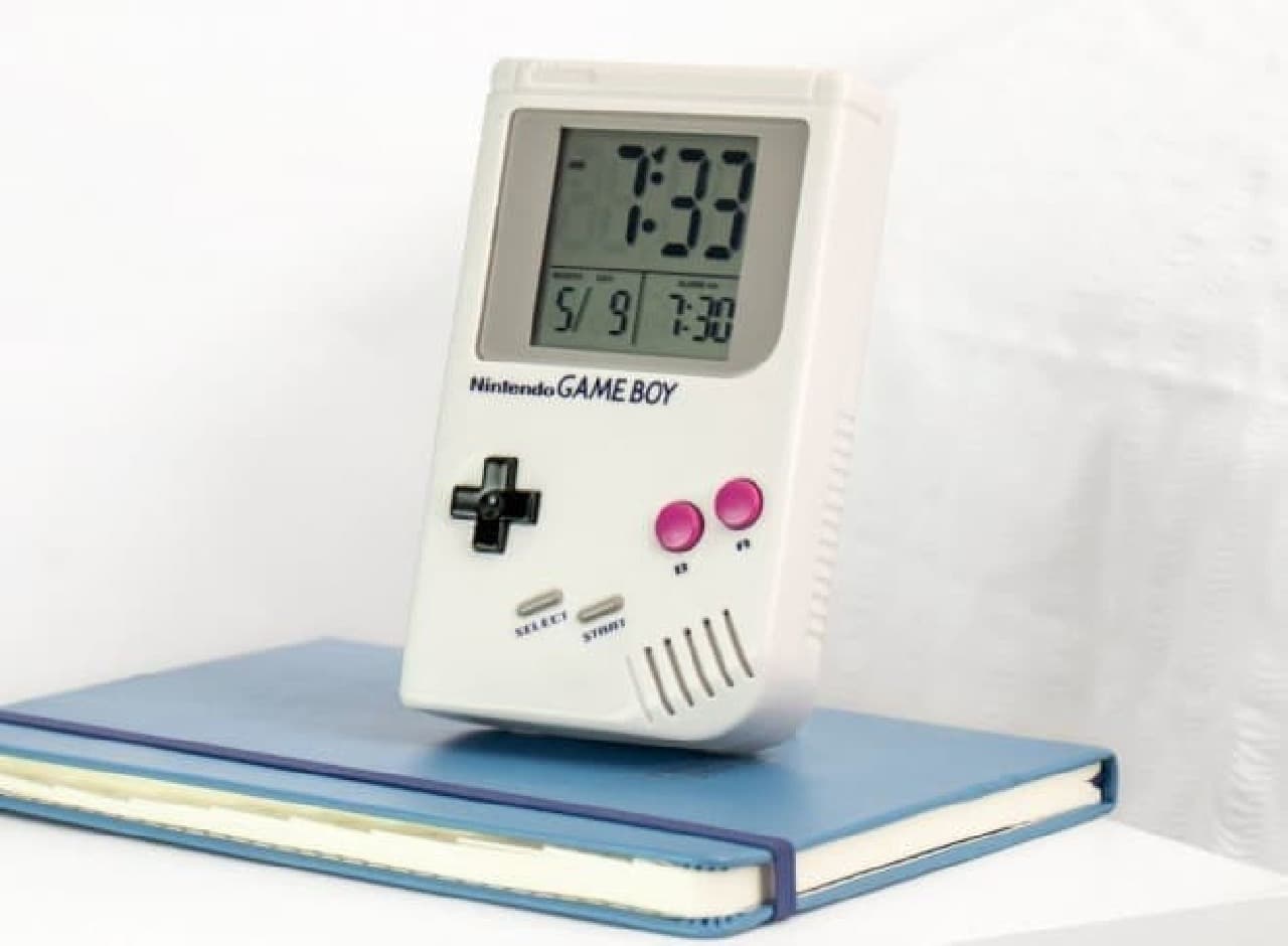 任天堂ゲームボーイをモチーフにした目覚まし時計「Game Boy Alarm Clock」