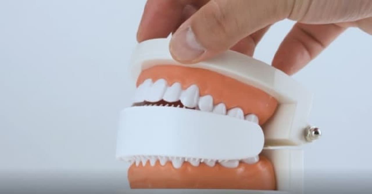 全部の歯を同時に磨く超音波歯ブラシ「CHIIZ」