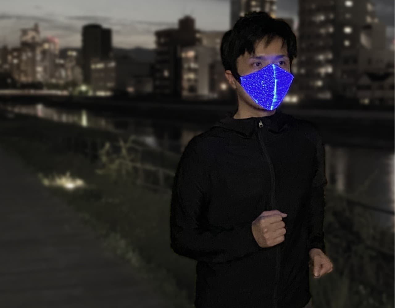  夜間のジョギングなどで便利な「ブルーライトマスク」限定販売
