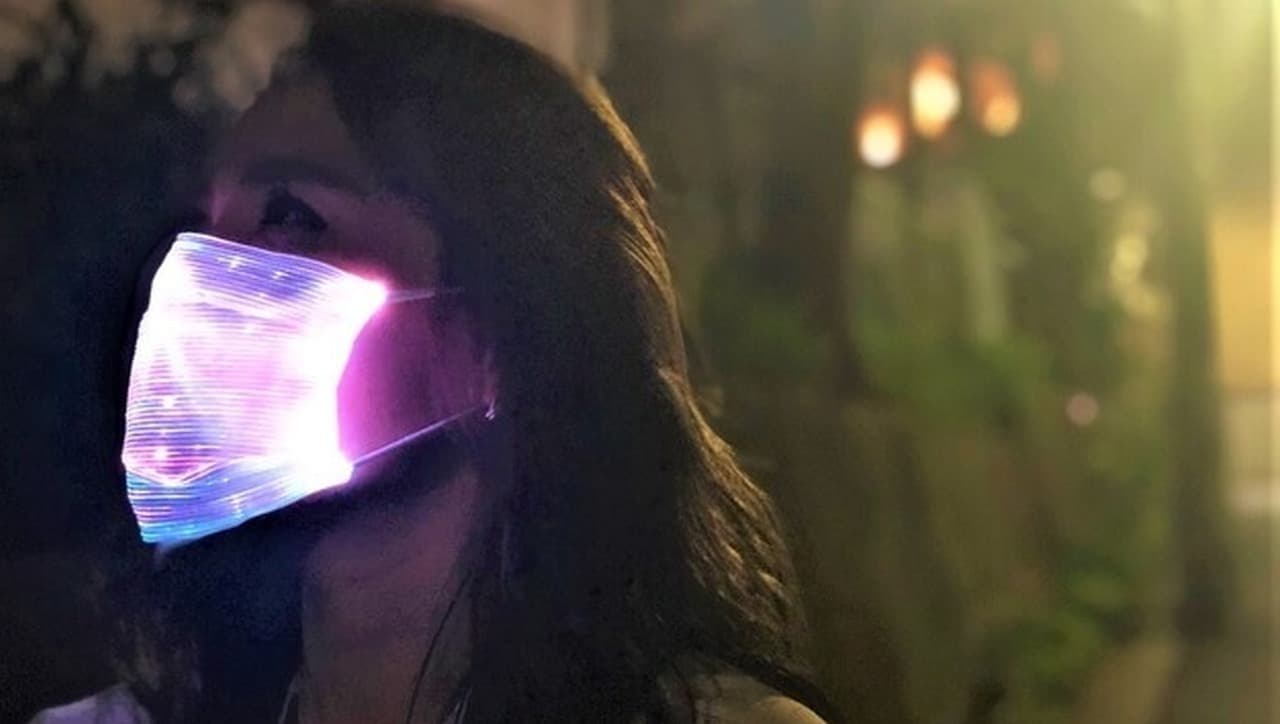 7色に光るマスク「LEDマスク ライトアップマスク」 Makuakeで販売開始 ― 夜間のジョギングに