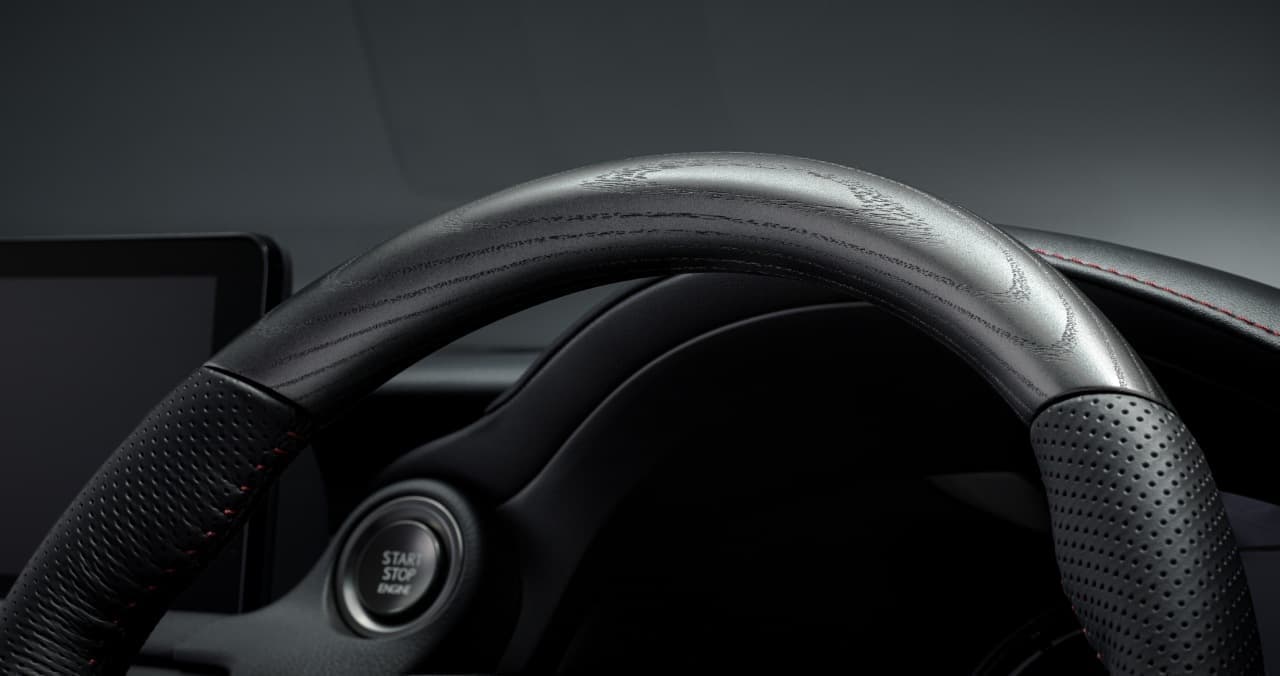 LEXUS「IS」にブラック装備を基調としたスポーティな特別仕様車“F SPORT Mode Black”