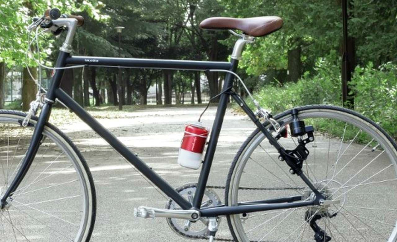 【キャンプにも停電時の備えにも】 自転車で充電するモバイルバッテリー「チャージマンレッド」