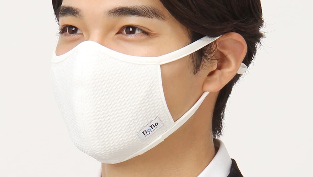 洋服の青山「抗ウイルス加工マスク」を10万枚増産 