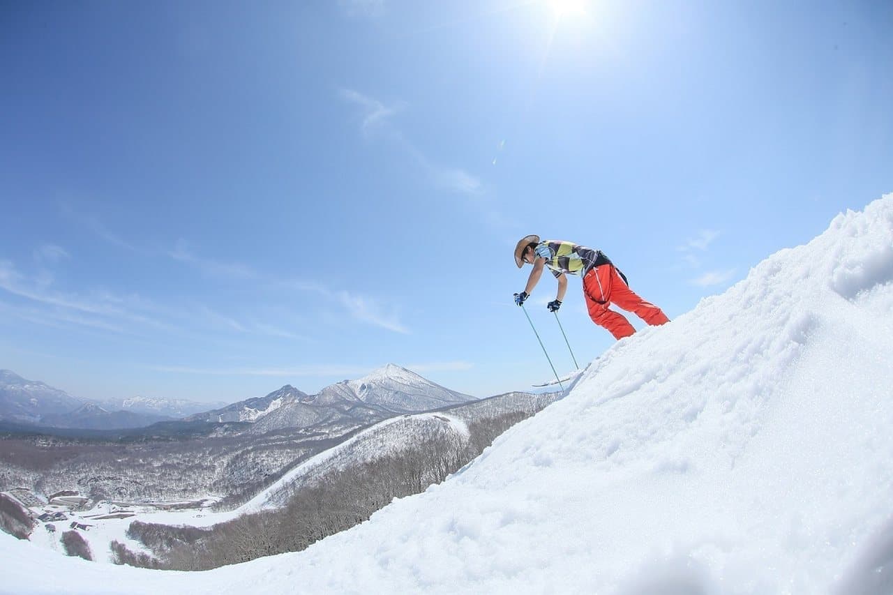スキーをしながらテレワーク？ 猫魔スキー場の「雪バカテレワーク」