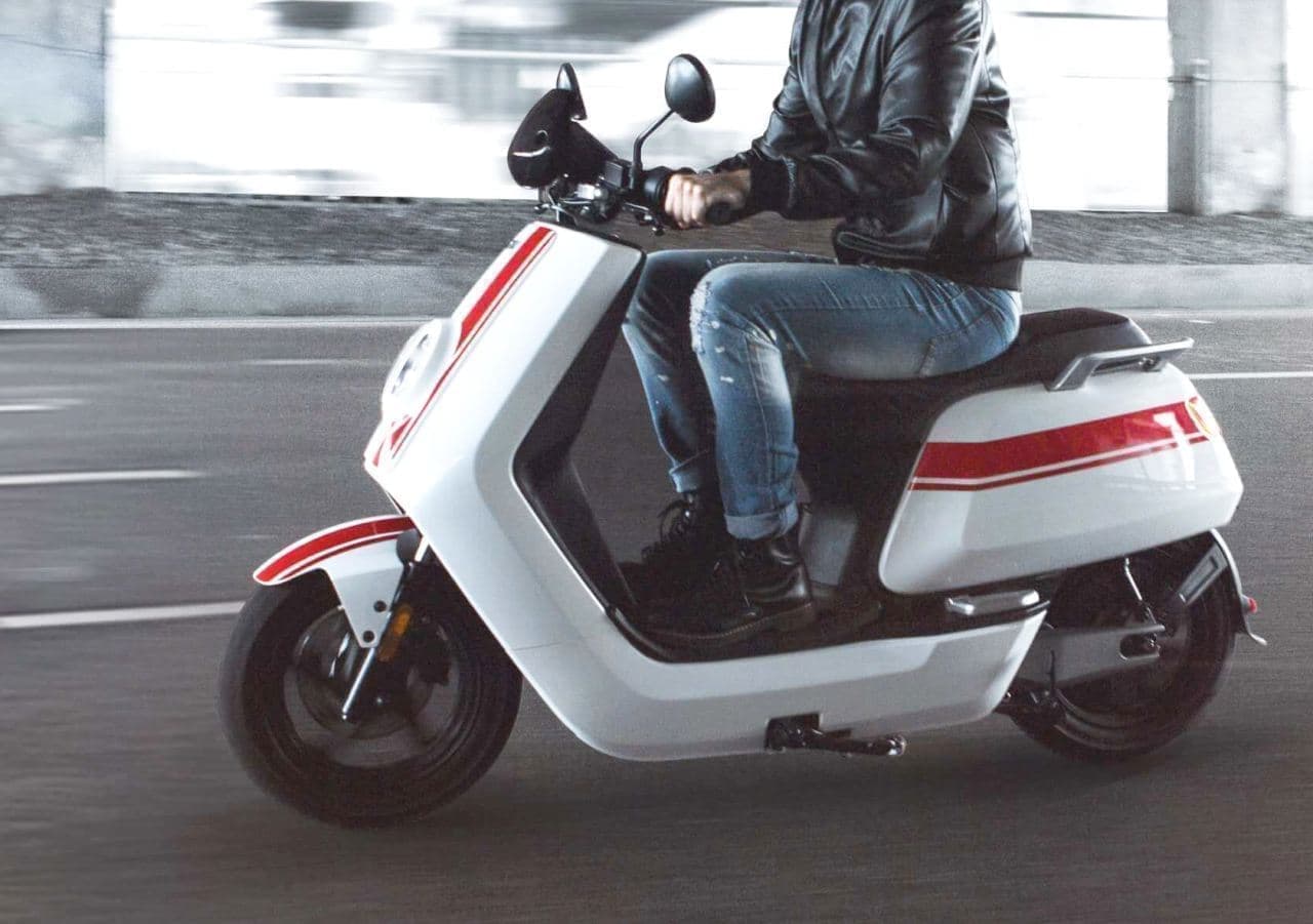 大幅値下げ！航続距離134kmを実現したXEAMブランドの電動バイク「NGT」に2021年モデル