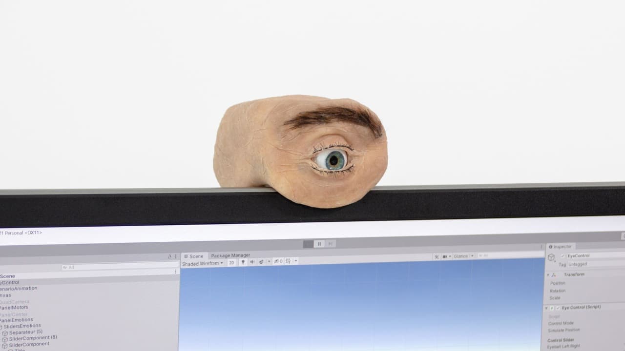 人間の目のように動くWebCam「Eyecam」