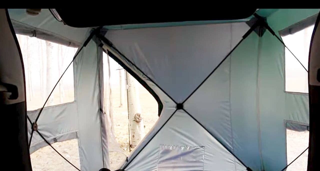 クルマと接続する「車用テント」 Makuakeに登場