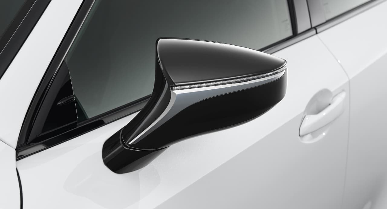 LEXUS「IS」に2タイプの特別仕様車“F SPORT Mode Black S”“F SPORT Mode Glitter”