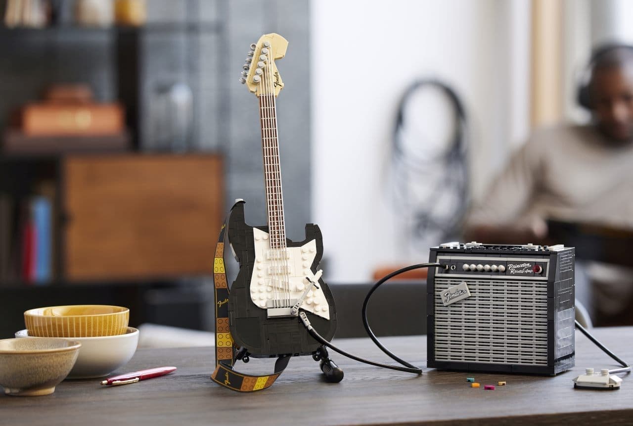 LEGO Ideas Fender Stratocaster set