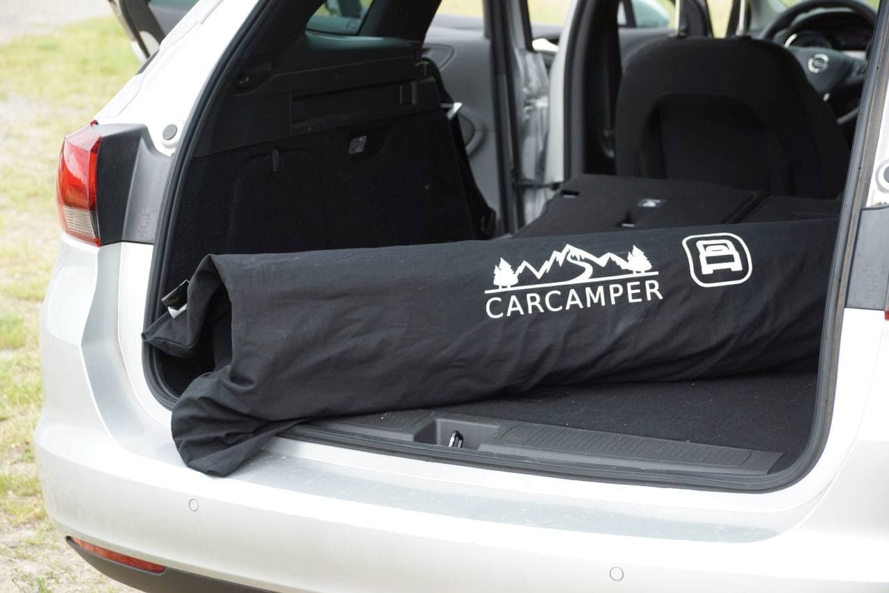 車中泊を快適に ほとんどのクルマに搭載できるベッドモジュール「CarCamper」