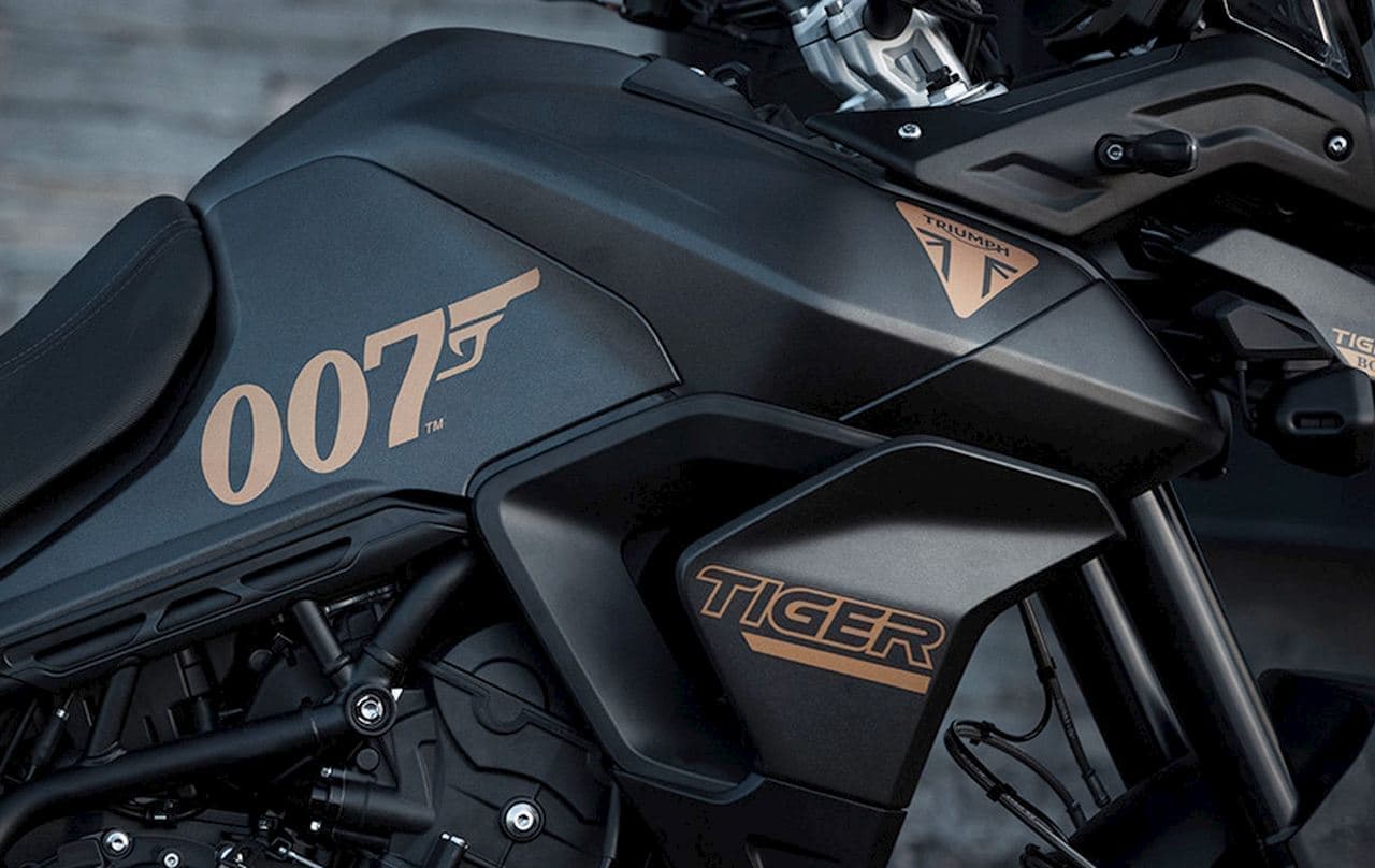トライアンフから映画『007/ノー・タイム・トゥ・ダイ』とのタイアップを記念した「TIGER 900 BOND EDITION」250台限定で発売