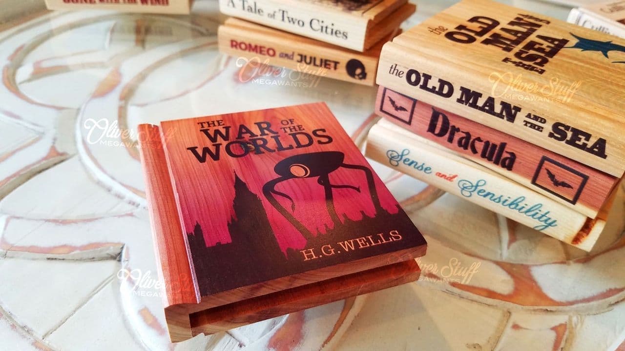 名作小説の書籍を模した本好きのコースター「Real Title Solid Wood Book Shape Coasters」 お茶会での話題作りやプレゼントに