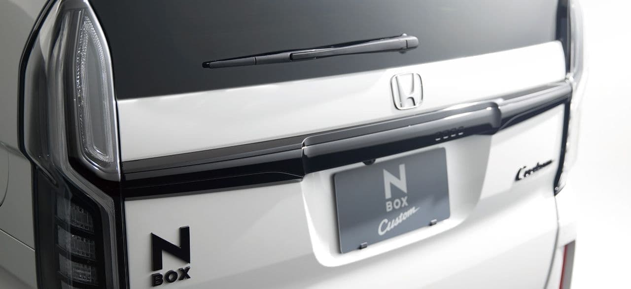 特別仕様車「N-BOX Custom STYLE+ BLACK」発売