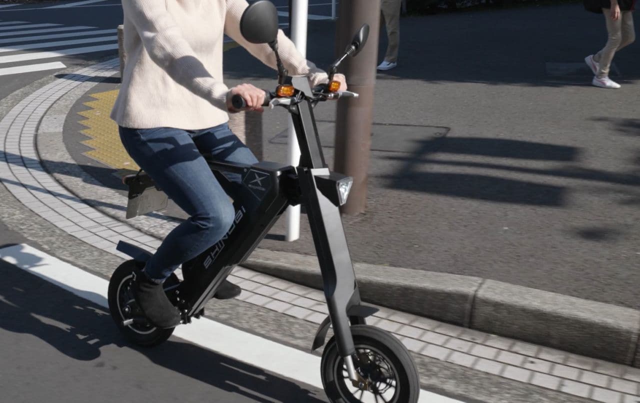 自動折り畳み機能付き 電動バイク「SHINOBI」Makuakeでの先行販売開始