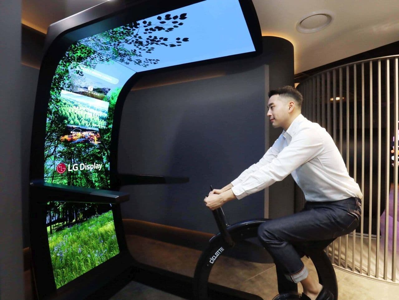  LG Didplayが「Virtual Ride」をCES2022で発表