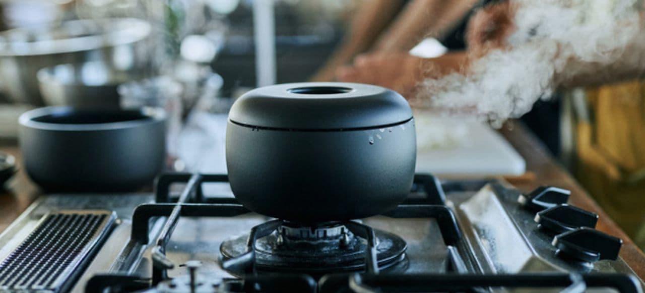 オールカーボンの炊飯器「カーボンライスポット」Makuakeに登場 高熱伝導率で10分でご飯が炊ける！