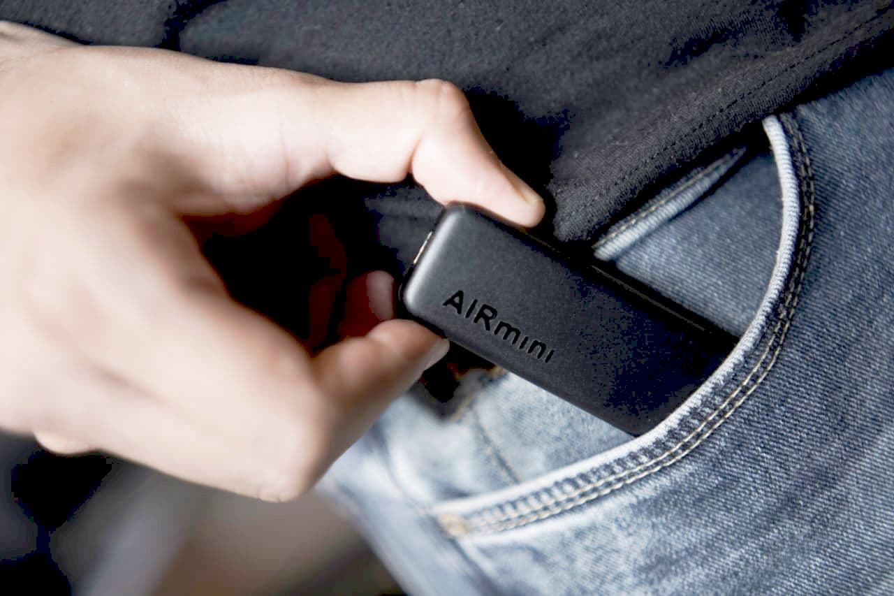 ポケットに入れたままでも使える4TBのワイヤレスSSD「AIRmini」 複数デバイスから同時接続してデータ共有が可能に