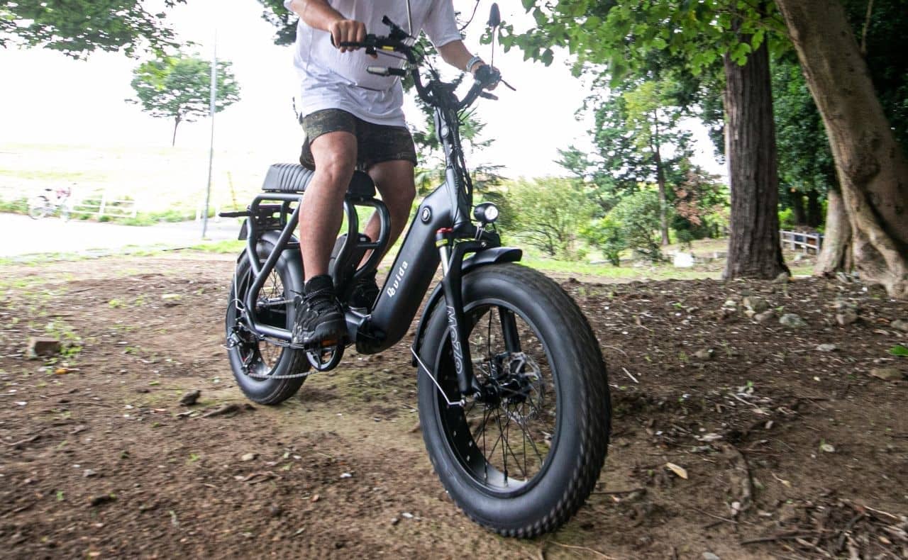 ファットタイヤとロングシートでバイクらしさを高めた電動バイク「De vida bike」CAMPFIREに登場