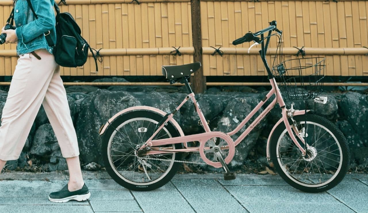 ブリヂストンサイクルから「桜餅」モチーフカラーのミニベロ「ベガス」と荷物をたっぷり積める「トートボックス ラージ」