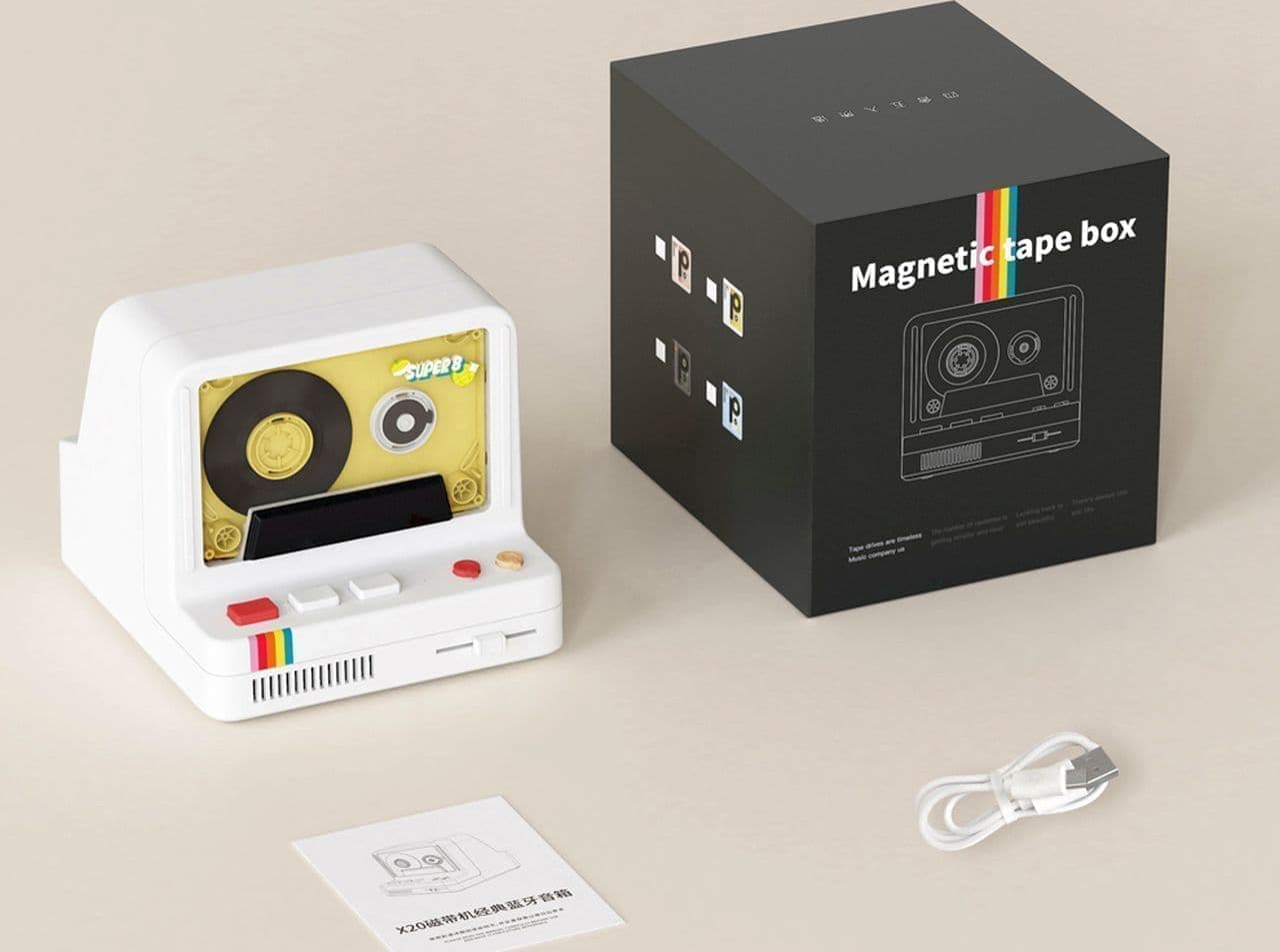 ポラロイドカメラ型でカセットテープがデザインされたBluetoothスピーカー「Magnetic tape box」