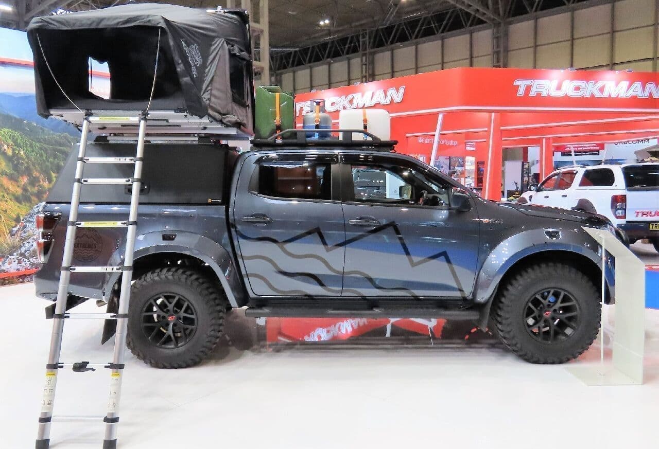 いすゞが「D-Max Arctic Trucks AT35」の特別バージョン「ベースキャンプ」を公開 英国で開催された商用車ショーで