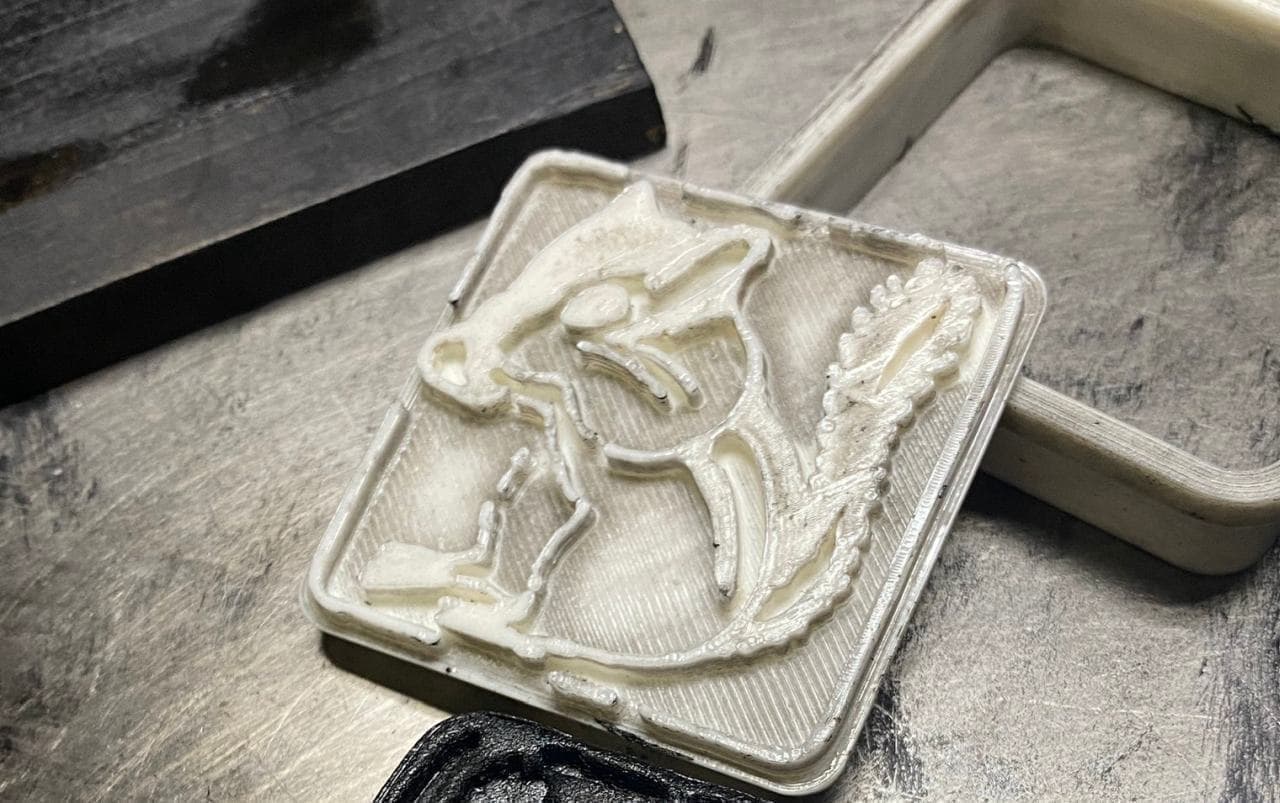 いぢめる？しまりす型の固形奈良墨「しまりす香り墨」発売 3Dプリンターを使った植物プラスチックのクッキー型で製造