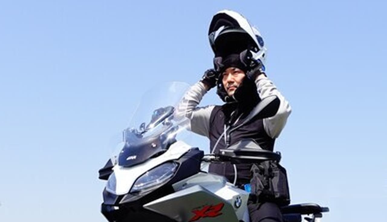 バイクライダーの頭部を冷やす！水冷式ヘルメットエアコンに最新モデル「ヘルメットエアコンG2/G2mask」