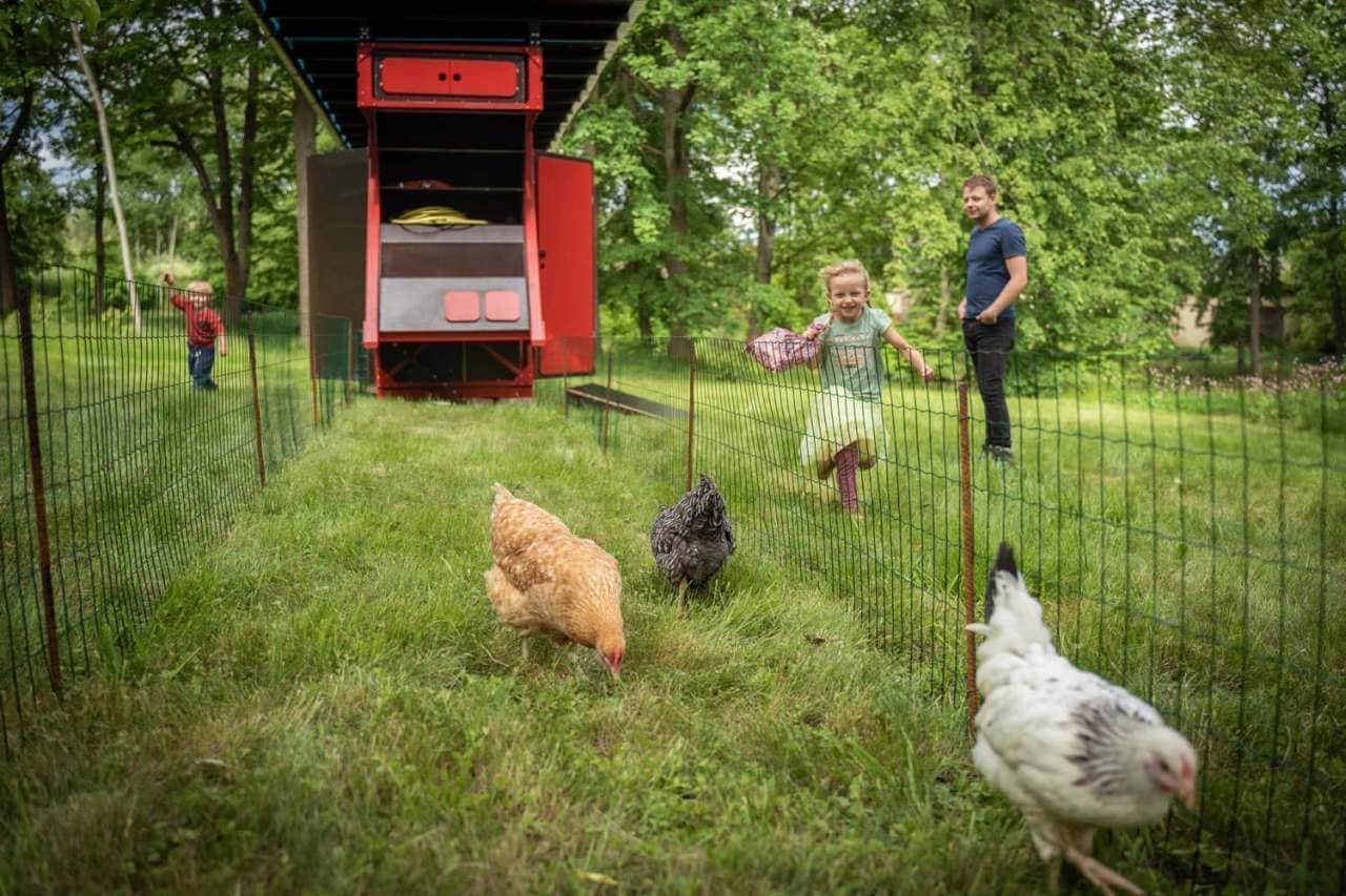 オフグリッドで鶏小屋付きの物置小屋？ Pin-Up Housesがソーラーパネル・雨水収集システムの付いた「Gardenrobe」（プロトタイプ）を発表