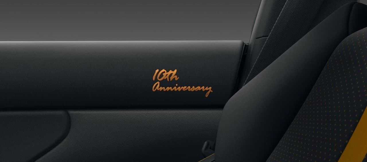 初代86の誕生から10周年を記念したGR86 RZ“10th Anniversary Limited”期間限定で販売