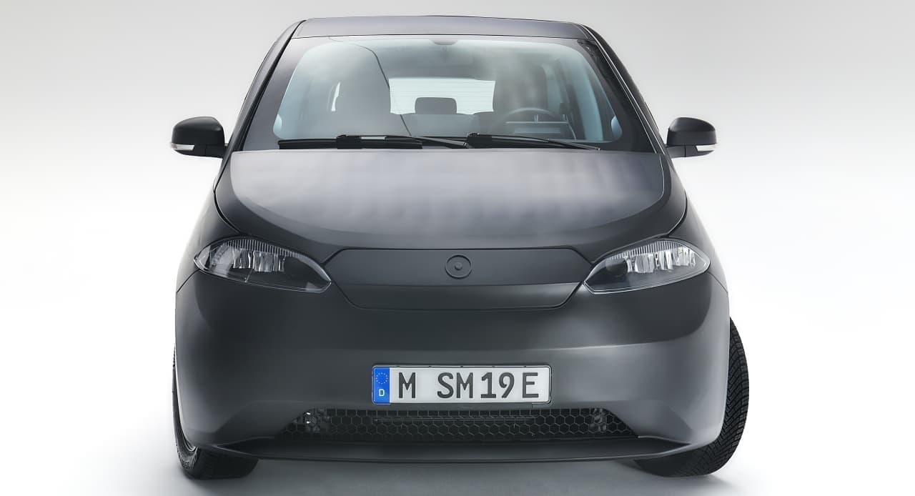 ボディ全面ソーラーパネルの「Sion」量産向けデザインをSono Motorsが公開 単なるEVではなく「SEV」