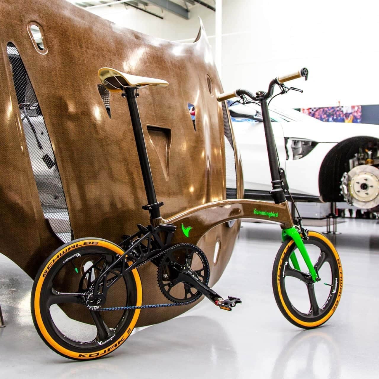 “ネコ2匹分の折り畳み自転車”で知られるHummingbirdが 100％天然由来のフラックスを採用したモデル「Flax Folding Bike」