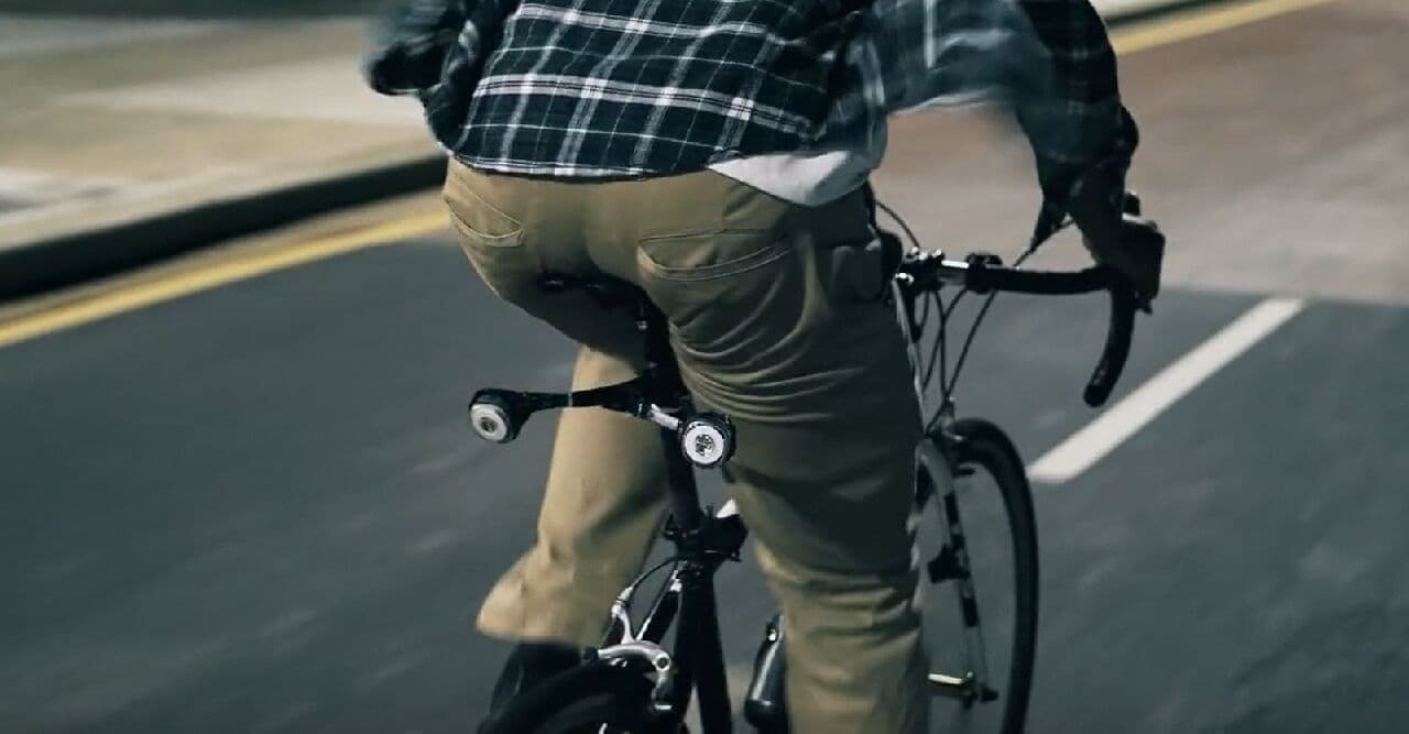 安全なだけじゃない 使って楽しい自転車用ライト「Lumos Firefly」 仲間と同期できる「チームシンク」機能付き