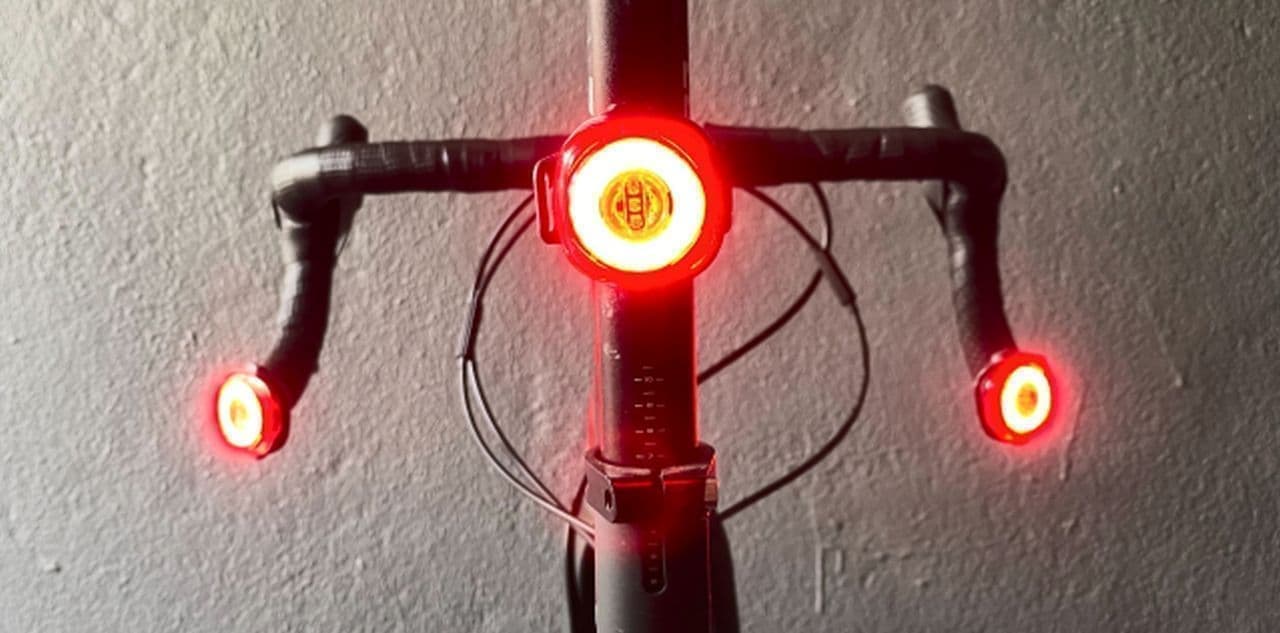 安全なだけじゃない 使って楽しい自転車用ライト「Lumos Firefly」 仲間と同期できる「チームシンク」機能付き