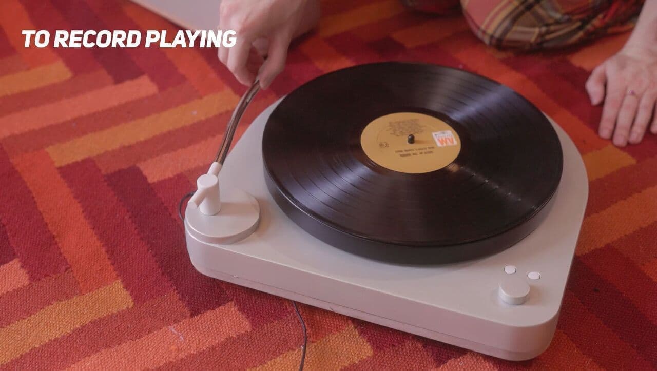 レコード用超音波洗浄機「VinylSonic」 共通デザインのスピーカー内蔵レコードプレーヤーも