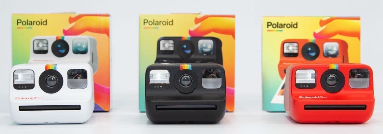 インスタントカメラ「Polaroid Go」に新色「ブラック」「レッド」追加