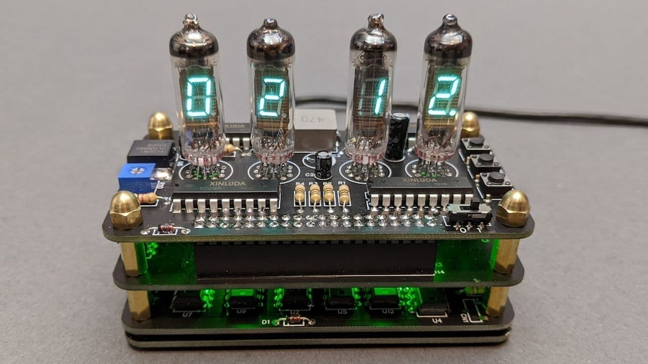 基板と蛍光表示管が好きな人向けのデジタル置時計組み立てキット「VFD Layer Clock」 Kickstarterでの受注販売開始